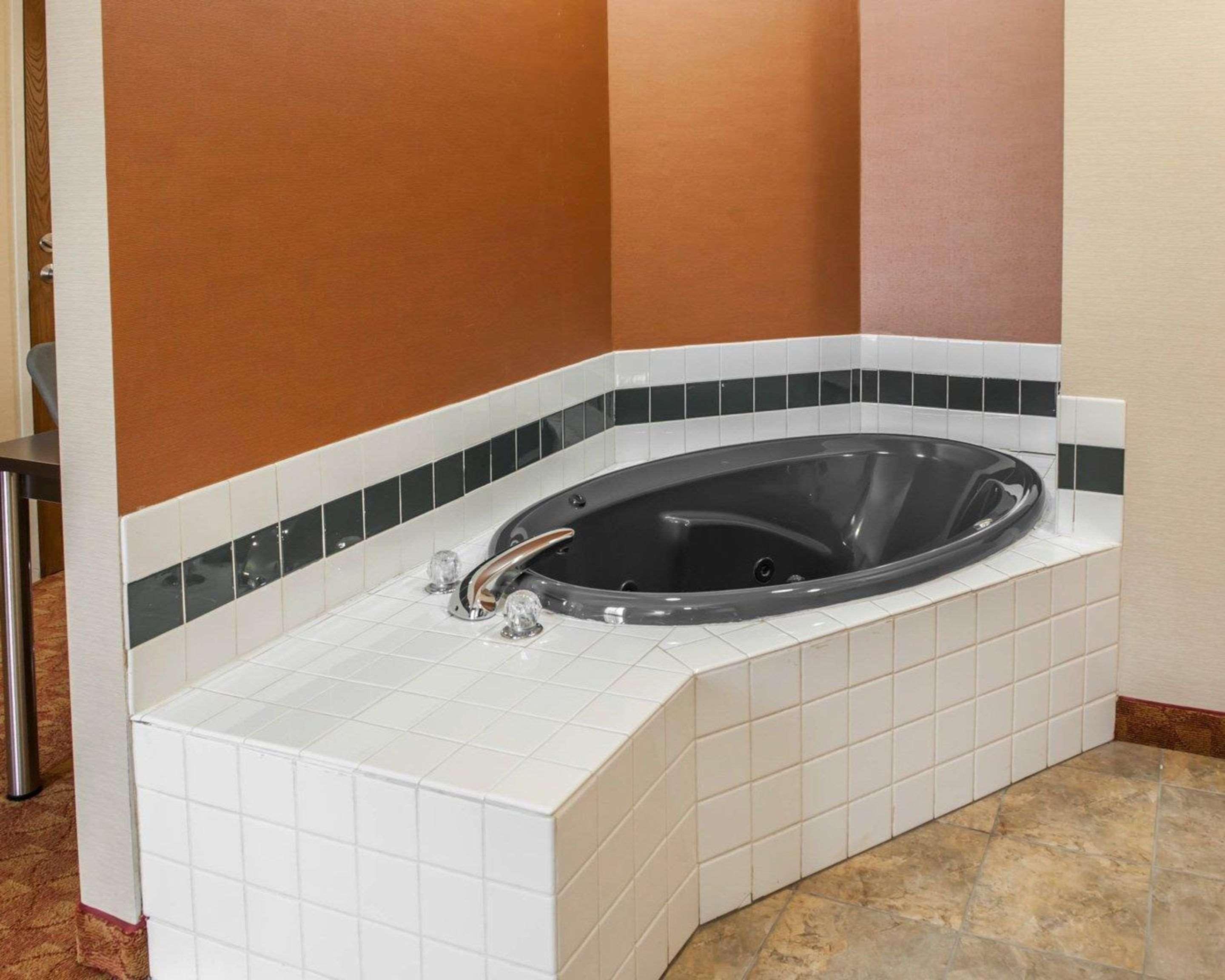 Quality I-65 Gasthof 2*