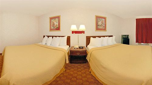 Quality I-65 Inn 2*